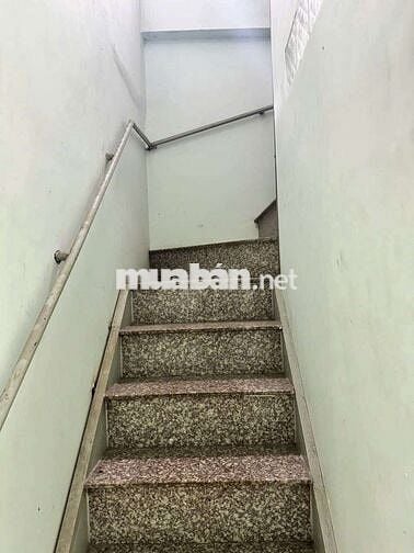 Nhà nguyên căn q6 DT 3,5❌19+1 lầu 5pn2wc hẻm xe hơi P9Q6 giá 9tr