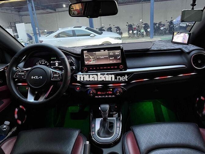 Kia K3 2023 Premium 1.6 AT - 25000 km