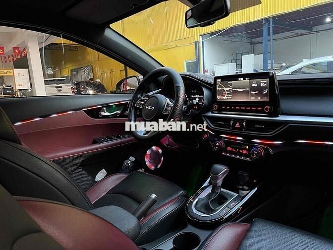 Kia K3 2023 Premium 1.6 AT - 25000 km