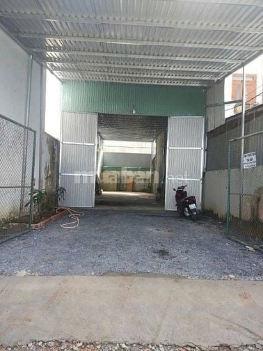 cần cho thuê kho 200m2 mặt tiền đường Đông Tác Dĩ An 