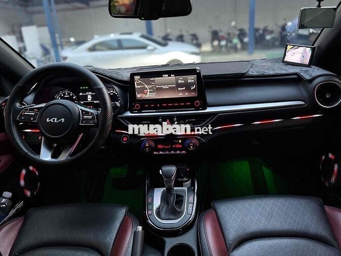 Kia K3 2023 Premium 1.6 AT - 25000 km