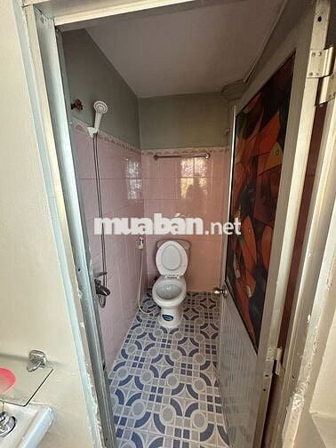 Cho thuê phòng trọ Quận 5-Mặt tiền đường