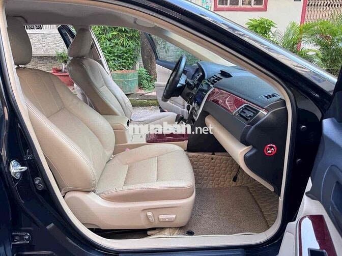 Toyota Camry 2012 2.5 G - 120000 km