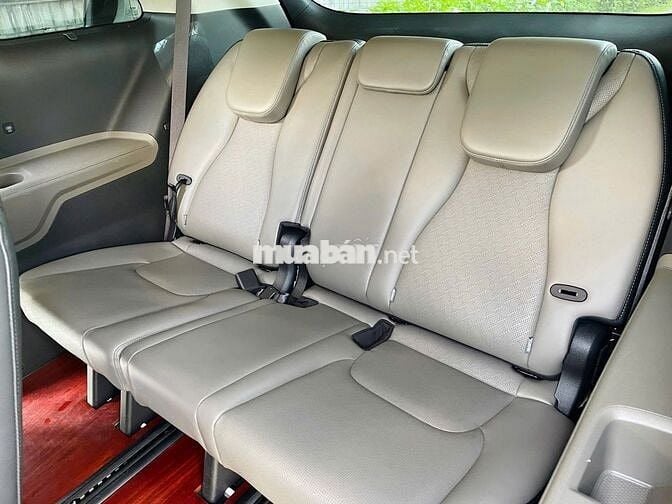 Kia Carnival Premium 2.2D 8S 2025 - 45000 km