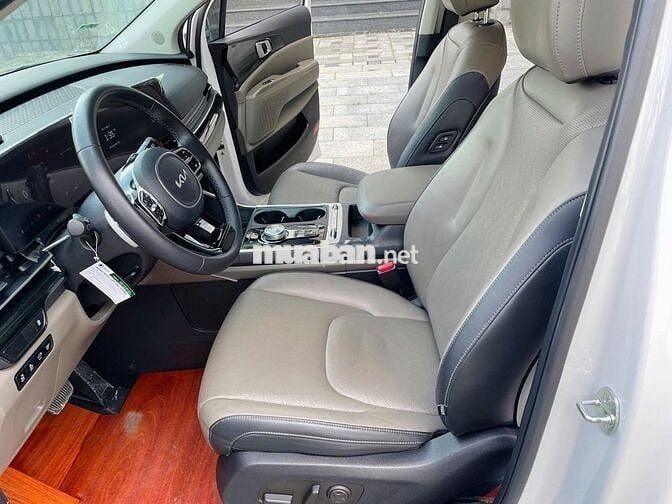 Kia Carnival Premium 2.2D 8S 2025 - 45000 km