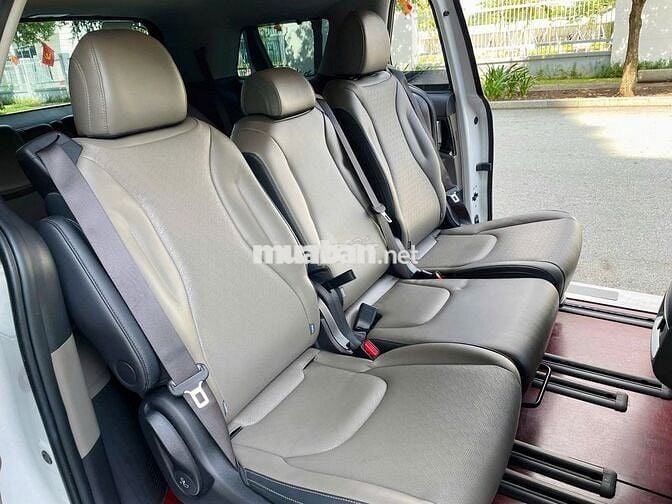 Kia Carnival Premium 2.2D 8S 2025 - 45000 km