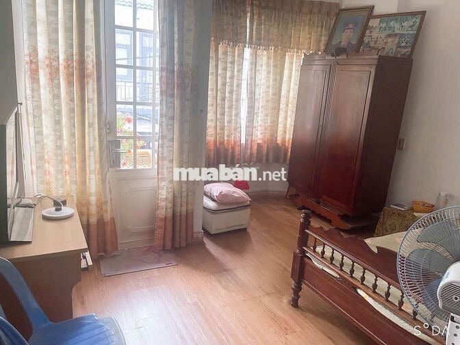 Cần bán gấp nhà P ĐHT .Q12.DT 4x12,5 .1trệt 2Lầu 3PN 2WS .