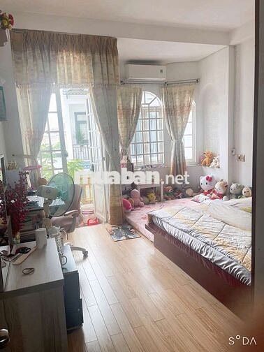 Cần bán gấp nhà P ĐHT .Q12.DT 4x12,5 .1trệt 2Lầu 3PN 2WS .