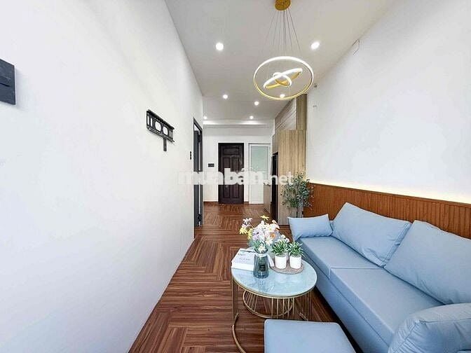 1PN BAN CÔNG LỚN TRUNG TÂM QUẬN 7. SÁT LOTTE, TDTU, RMIT, Q1, Q4, Q8