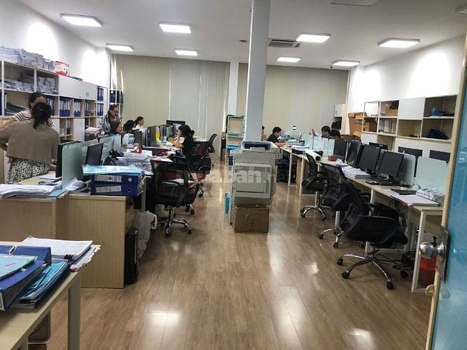 CHO THUÊ SHOWROOM MẶT TIỀN LÝ THƯỜNG KIỆT – 800M² – SÂN THƯỢNG – 4 WC 