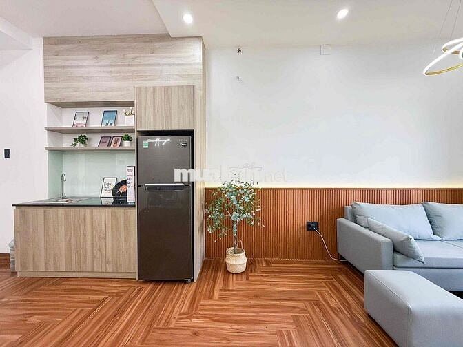 1PN BAN CÔNG LỚN TRUNG TÂM QUẬN 7. SÁT LOTTE, TDTU, RMIT, Q1, Q4, Q8