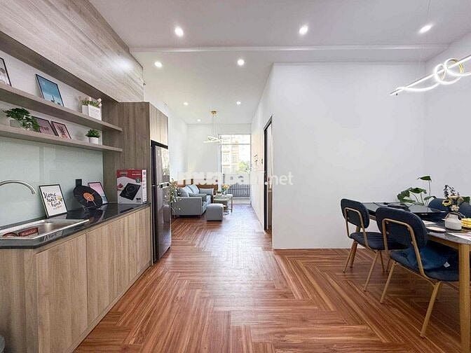 1PN BAN CÔNG LỚN TRUNG TÂM QUẬN 7. SÁT LOTTE, TDTU, RMIT, Q1, Q4, Q8