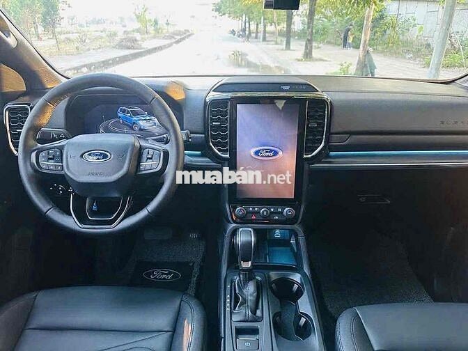 Ford Everest Titanium 2.0 AT 4x2 sản xuất 2024