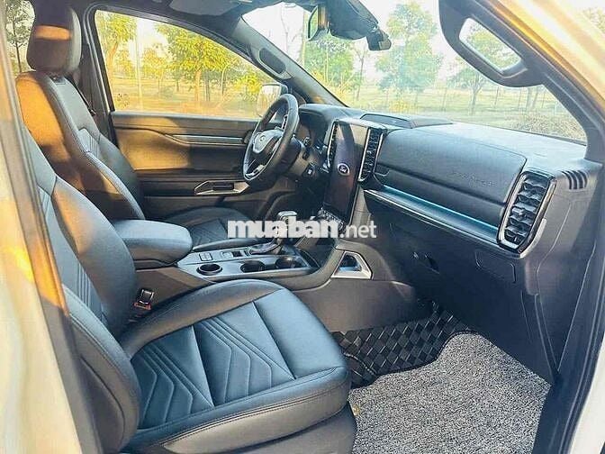 Ford Everest Titanium 2.0 AT 4x2 sản xuất 2024