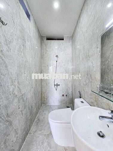 1PN BAN CÔNG LỚN TRUNG TÂM QUẬN 7. SÁT LOTTE, TDTU, RMIT, Q1, Q4, Q8