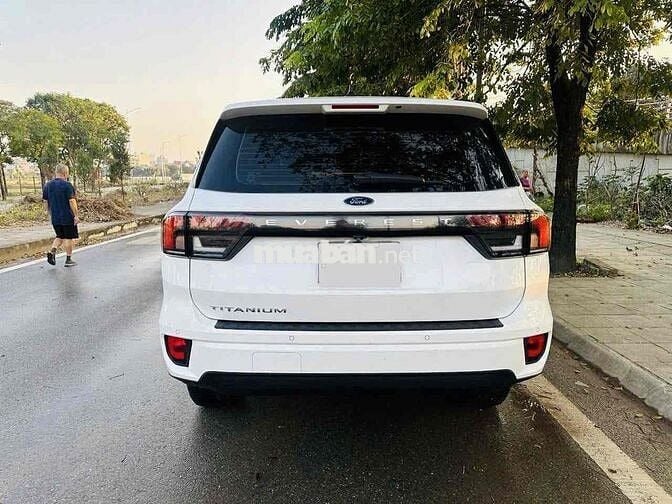 Ford Everest Titanium 2.0 AT 4x2 sản xuất 2024