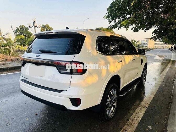 Ford Everest Titanium 2.0 AT 4x2 sản xuất 2024