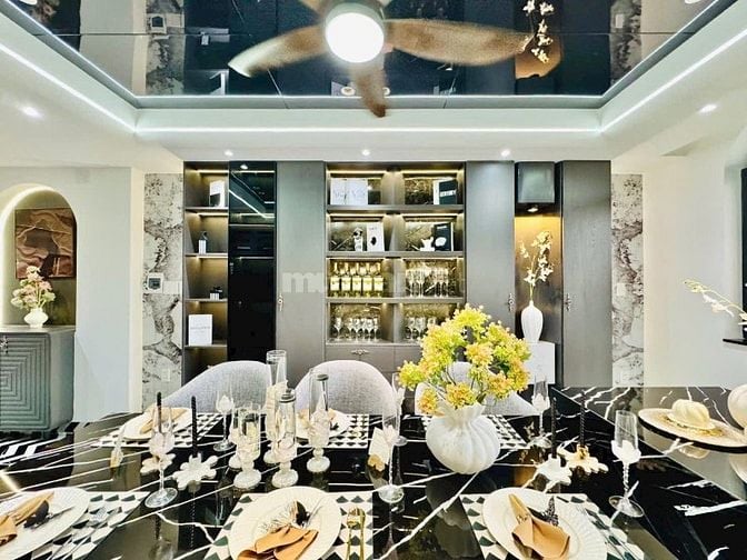 Chính Chủ Bán Biệt Thự 3 Tầng 150m², Thạch Bàn Long Biên, Nhỉnh 30 Tỷ