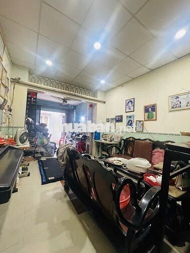 Bán nhà Bà Điểm nhỉnh 2 tỷ Gần Chợ Hóc Môn,SHR Dt:60m2 Sát Chợ Đầu Mối