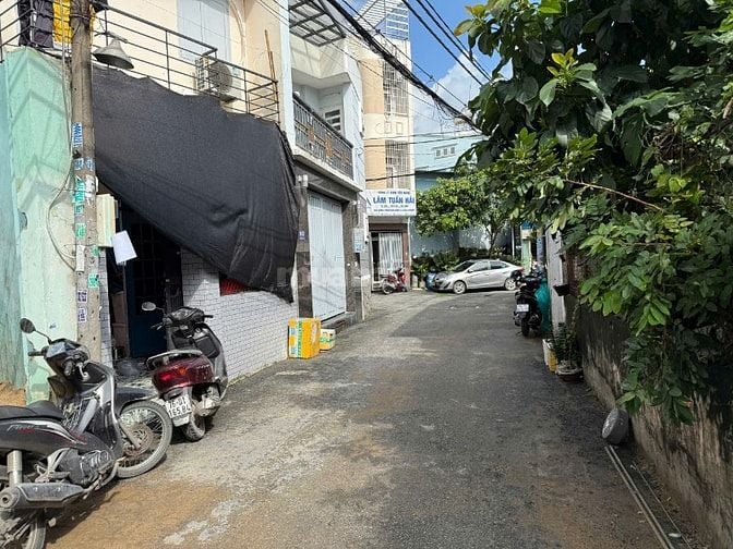 ngx tư Thủ Đức - Metro - HOÀNG DIỆU 2 - HẺM XE HƠI  - NHỈNH 4 TỶ 