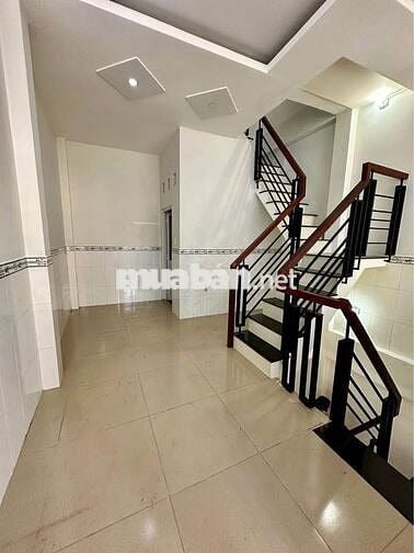 CHO THUÊ NHÀ MẶT TIỀN ĐƯỜNG YÊN THẾ, DT 5X25 TRỆT 3 LẦU