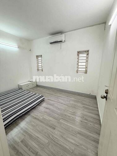 Cho thuê nhà mặt tiền Lạc Long Quân – 5x13.5m, 1 trệt 2 lầu, full nội