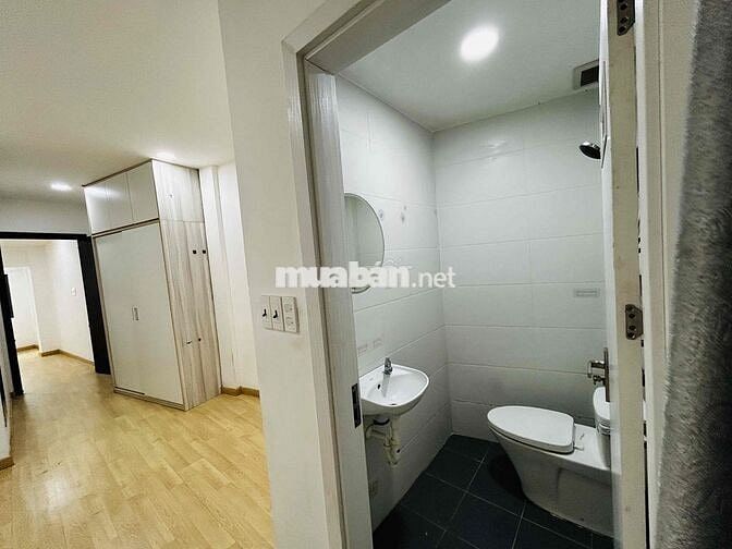 Nhà sát mặt tiền Nguyễn Văn Trỗi, 2 mặt hẻm, 2 phòng ngủ