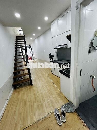 Nhà sát mặt tiền Nguyễn Văn Trỗi, 2 mặt hẻm, 2 phòng ngủ