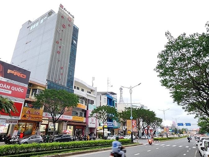 💰💰 Quá rẻ. 24 tỷ nhà 3 tầng mặt tiền Nguyễn Văn Linh. Vị trí rất đẹp