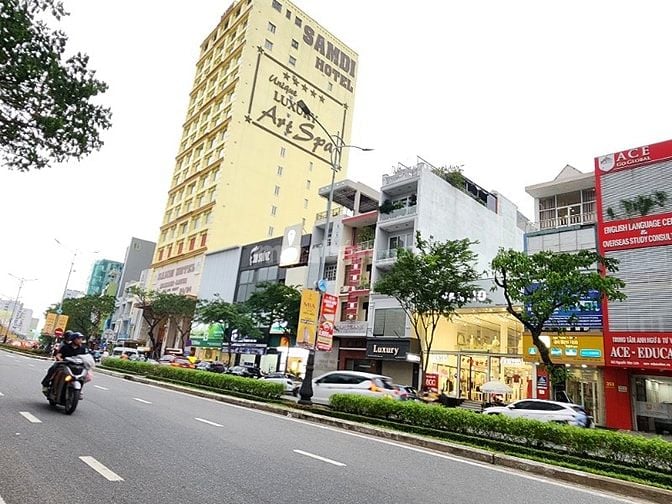 💰💰 Quá rẻ. 24 tỷ nhà 3 tầng mặt tiền Nguyễn Văn Linh. Vị trí rất đẹp