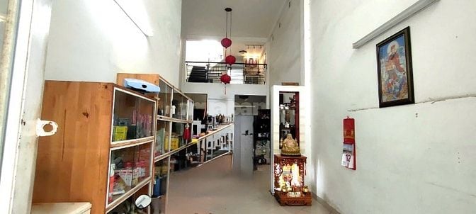 🔵 Cho thuê Nhà/Mặt bằng Quận 6. (180m2) 1trệt, 1lửng Ở lại được Spa V