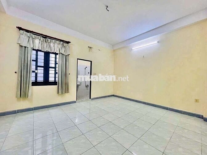 Nhà trệt 2 lầu 4 pn 5wc hẻm xe tải