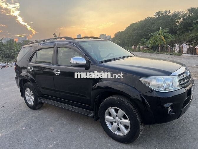 Toyota Fortuner 2011 2.7L Đen 180000 km