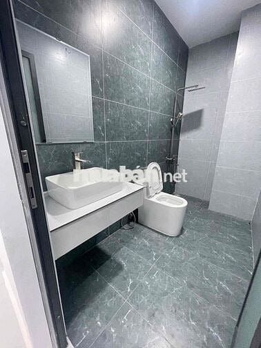 Căn 2PN1WC ban công + full NT + máy giặt riêng