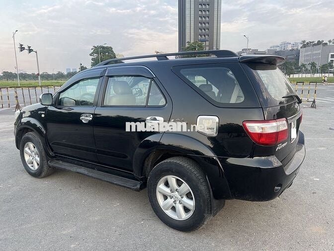 Toyota Fortuner 2011 2.7L Đen 180000 km