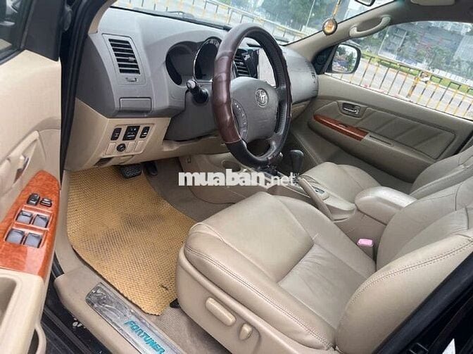 Toyota Fortuner 2011 2.7L Đen 180000 km