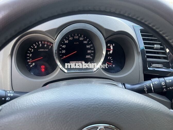 Toyota Fortuner 2011 2.7L Đen 180000 km