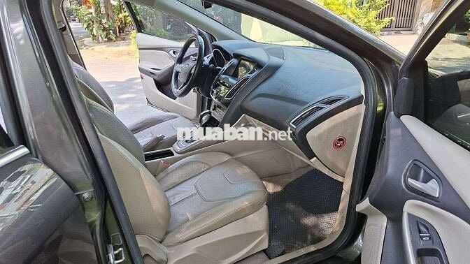 Cần bán ford focus SX 2018 bảng Titanium