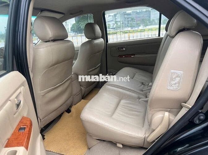 Toyota Fortuner 2011 2.7L Đen 180000 km