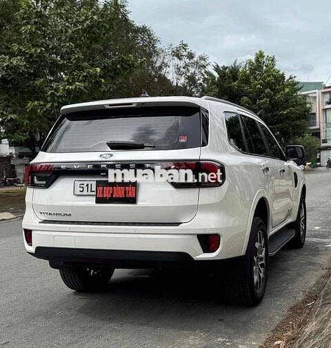 CẦN BÁN XE FORD EVERETS TITANIUM PLUS 4x4.13NKM