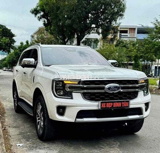 CẦN BÁN XE FORD EVERETS TITANIUM PLUS 4x4.13NKM