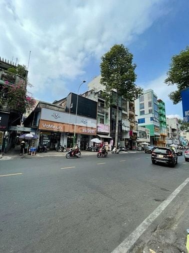 Bán gấp nhà MT Nguyễn Trãi đoạn 2 chiều Q5 DT 4 x 20m 4 Tầng giá 32 tỷ