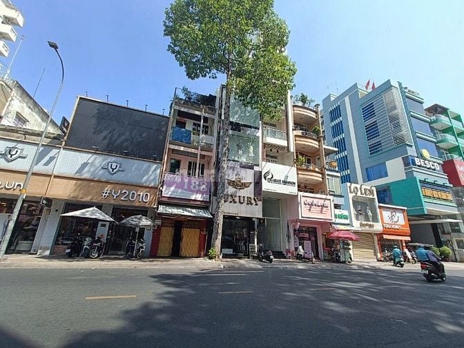 Bán gấp nhà MT Nguyễn Trãi đoạn 2 chiều Q5 DT 4 x 20m 4 Tầng giá 32 tỷ