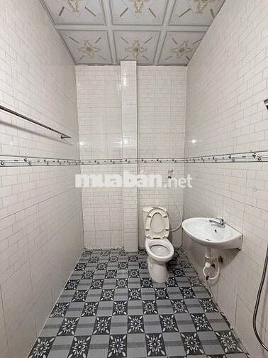 Nhà trệt lầu 3PN KDC Hồng Phát chỉ 10 triệu thương lượng