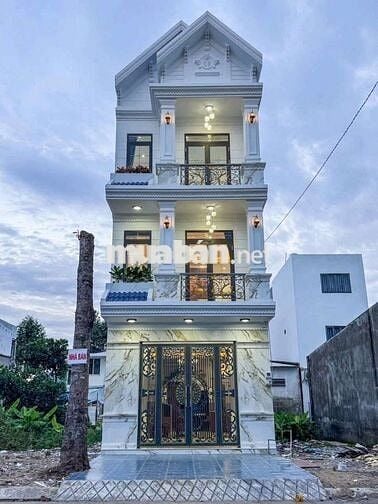 NHÀ 2 LẦU CAO CẤP - KDC HỒNG LOAN