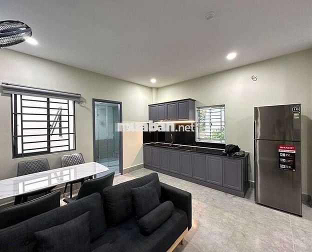 CHO THUÊ CĂN HỘ CHUNG CƯ CÓ THANG MÁY FULL NỘI THẤT XINH ĐẸP 5.5TR