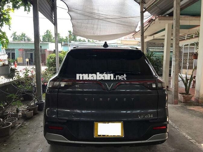 Cần tiền nên bán xe oto Vinfast E34 đời cuối 2022