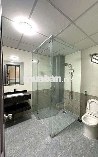 CHO THUÊ CĂN HỘ CHUNG CƯ CÓ THANG MÁY FULL NỘI THẤT XINH ĐẸP 5.5TR