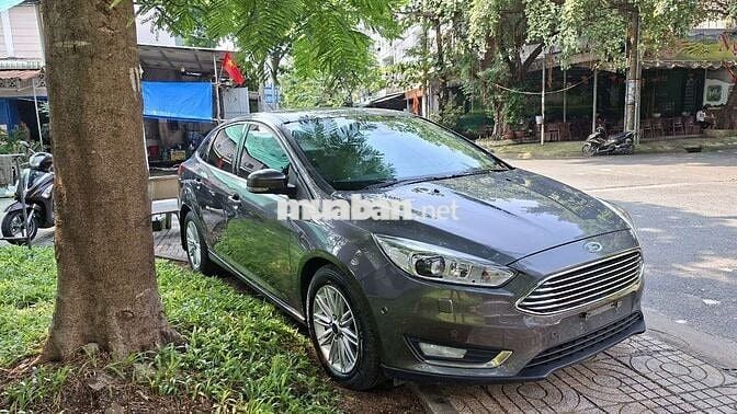 Cần bán ford focus SX 2018 bảng Titanium