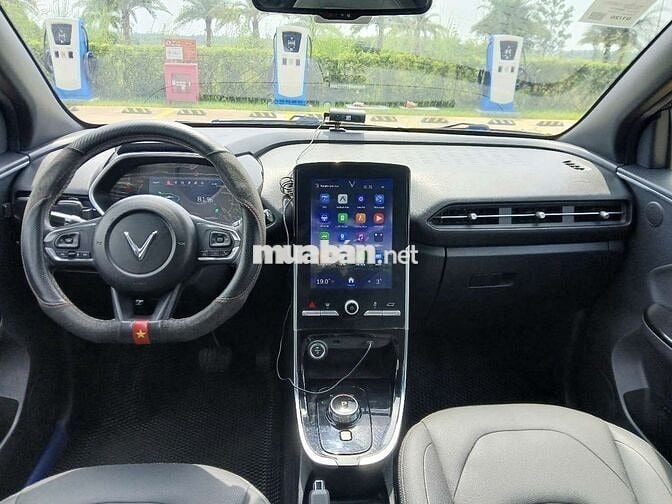 Cần tiền nên bán xe oto Vinfast E34 đời cuối 2022